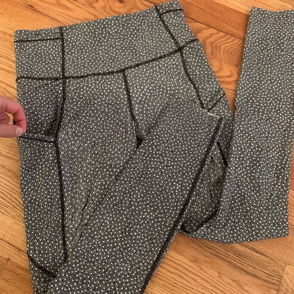 Lululemon Fast And Free 7/8 Tight, size 4 & 25" - Picture 2 of 7